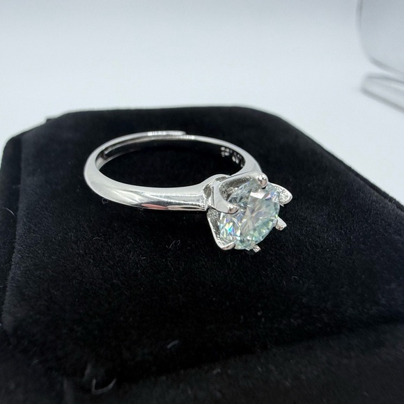1ct Ice Blue Adjustable Moissanite Ring . S925 Silver , w/gra cert - Picture 2 of 12